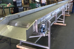 Wire mesh belt conveyor